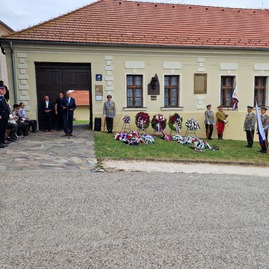 Zväčšiť fotografiu - V košariskách sme si pripomenuli narodenie najväčšieho slováka - 20230721_112724