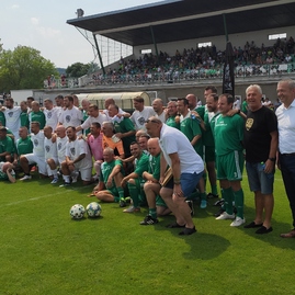 Zväčšiť fotografiu - V kraji pribudol ďalší defibrilátor, novomestskí futbalisti oslávili sto rokov fungovania - IMG_20220723_141356