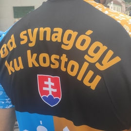 Zväčšiť fotografiu - V kraji sa symbolicky spojili dve náboženstvá - IMG_20220916_115251