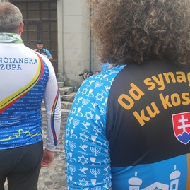 Zväčšiť fotografiu - V kraji sa symbolicky spojili dve náboženstvá - IMG_20220916_121017