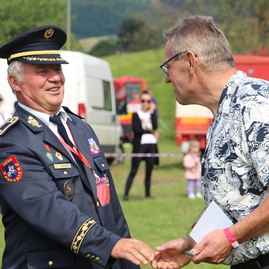 Zväčšiť fotografiu - V kšinnej a čelkovej lehote sa oslavovalo - IMG_0145