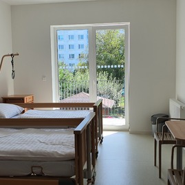Zväčšiť fotografiu - V novej dubnici  otvorili moderné zariadenie pre seniorov - 20230823_145058