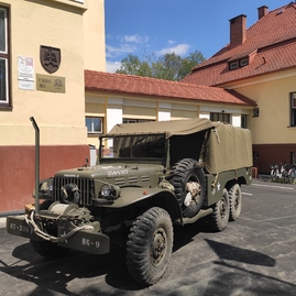 Zväčšiť fotografiu - V novom meste nad váhom vzdali hold historickým udalostiam i osobnostiam - IMG_20220429_123722