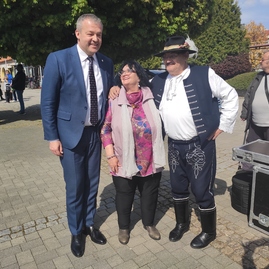 Zväčšiť fotografiu - V novom meste nad váhom vzdali hold historickým udalostiam i osobnostiam - IMG_20220429_152350