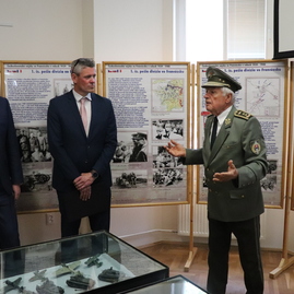 Zväčšiť fotografiu - V novom meste nad váhom vzdali hold historickým udalostiam i osobnostiam - IMG_7515