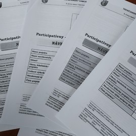 Zväčšiť fotografiu - V novomestskom okrese bude môcť verejnosť zahlasovať za 6 projektov - 20220425_084013_1