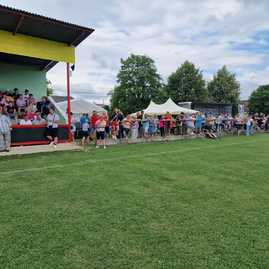 Zväčšiť fotografiu - V obciach trenčianskeho kraja oslavovali okrúhliny obecného futbalu - IMG-20230624-WA0061