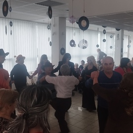 Zväčšiť fotografiu - V považskobystrickom zariadení sociálnych služieb mali fašiangovú zábavu - 3