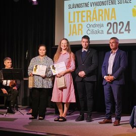 Zväčšiť fotografiu - V prievidzi sa stretli autori z celého slovenska - 20240607_174610