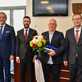 Zväčšiť fotografiu - V rámci štvrtého ročníka verejných uznaní tsk si ocenenie odniesli 4 laureáti - DSC_5793