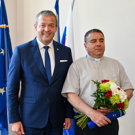 Zväčšiť fotografiu - V rámci štvrtého ročníka verejných uznaní tsk si ocenenie odniesli 4 laureáti - DSC_5854