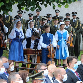 Zväčšiť fotografiu - V rodných košariskách spomínali na najväčšieho slováka - IMG_0372