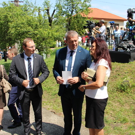 Zväčšiť fotografiu - V rodných košariskách spomínali na najväčšieho slováka - IMG_0400