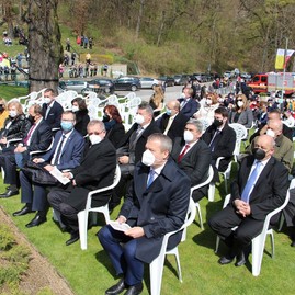 Zväčšiť fotografiu - V skalke vysvätili nového pomocného nitrianskeho biskupa - IMG_0149