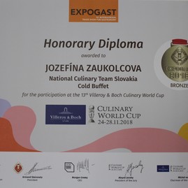 V slovenskom národnom tíme sa na svetovom kulinárskom pohári v luxembursku predstavili aj zástupcovia soš obchodu a služieb v púchove - Cukrar_25