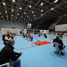 Zväčšiť fotografiu - V sobotu sa očkovalo na trenčianskom výstavisku aj zimnom štadióne v prievidzi - IMG_20210508_174242