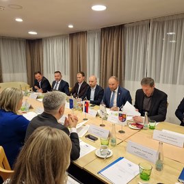 Zväčšiť fotografiu - V starej lesnej prvé rokovanie združenia sk8 v novom zložení - 20221220_161654