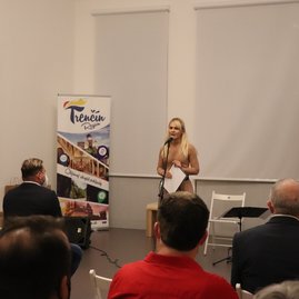 Zväčšiť fotografiu - V trenčianskej galérii ocenili najlepších v cestovnom ruchu za rok 2020 - IMG_3771