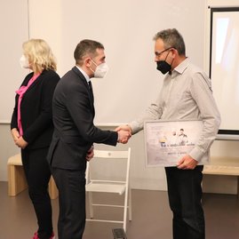 Zväčšiť fotografiu - V trenčianskej galérii ocenili najlepších v cestovnom ruchu za rok 2020 - IMG_3807