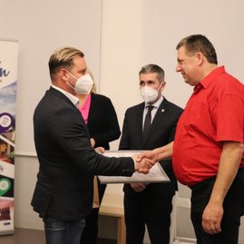 Zväčšiť fotografiu - V trenčianskej galérii ocenili najlepších v cestovnom ruchu za rok 2020 - IMG_3819
