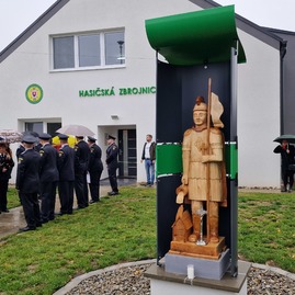 Zväčšiť fotografiu - V trenčianskych bohuslaviciach slávnostne otvorili hasičskú zbrojnicu - 20221022_155910