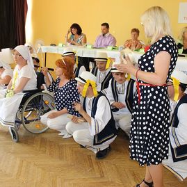 V trenčíne vyznamenali úspešných absolventov akadémie tretieho veku - Akademia tretieho veku Trencin_2015_ukoncenie (1)