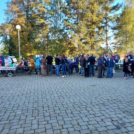 Zväčšiť fotografiu - V udiči majú novú tribúnu, v kraji sa v nedeľu hodovali i súťažilo - 20221009_164123