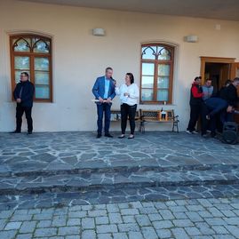 Zväčšiť fotografiu - V udiči majú novú tribúnu, v kraji sa v nedeľu hodovali i súťažilo - 20221009_164911