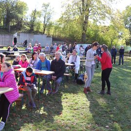 Zväčšiť fotografiu - V udiči majú novú tribúnu, v kraji sa v nedeľu hodovali i súťažilo - IMG_4038