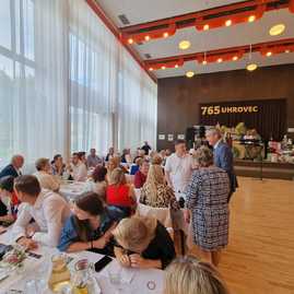 Zväčšiť fotografiu - V uhrovci oslavovali vo veľkom - IMG-20230610-WA0014