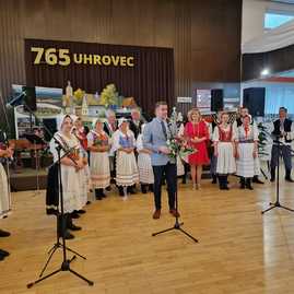 Zväčšiť fotografiu - V uhrovci oslavovali vo veľkom - IMG-20230610-WA0024