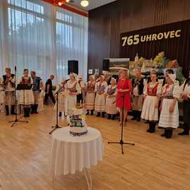 Zväčšiť fotografiu - V uhrovci oslavovali vo veľkom - IMG-20230610-WA0026