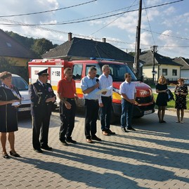 Zväčšiť fotografiu - Vďaka tsk pribudli defibrilátory do výbavy ďalším trom hasičským zborom - zaciatok
