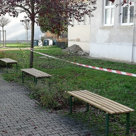 Zväčšiť fotografiu - Vďaka zeleným očiam skrášlili kraj ďalšie enviroprojekty - nove lavicky (2)