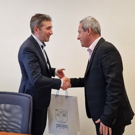 Zväčšiť fotografiu - Vedenie kraja sa stretlo so zástupcami odborov - 20230208_133929
