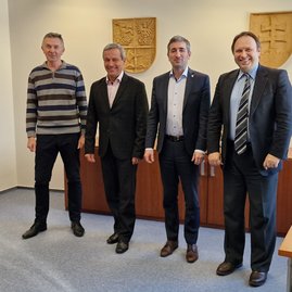 Zväčšiť fotografiu - Vedenie kraja sa stretlo so zástupcami odborov - 20230208_134013