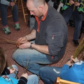 Veľkonočné tradície zamestnali šikovné ruky návštevníkov vlastivedného múzea - IMG_2532 (640x427)