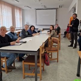 Zväčšiť fotografiu - Verejné zvažovania v rámci participatívneho-komunitného rozpočtu tsk začali! - 20230428_110547