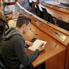 Zväčšiť fotografiu - Verejným zvažovaním prešlo aj 17 projektov za okres trenčín - 20230505_083256