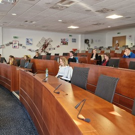 Zväčšiť fotografiu - Verejným zvažovaním prešlo aj 17 projektov za okres trenčín - 20230505_084551