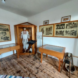 Zväčšiť fotografiu - Viaceré obce v kraji oslavovali výročia, v zliechove otvorili pamätný dom - 20210814_161048