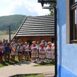 Zväčšiť fotografiu - Viaceré obce v kraji oslavovali výročia, v zliechove otvorili pamätný dom - IMG_0273