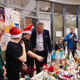 Zväčšiť fotografiu - Vianočné srdce zelenej župy opäť žiari! - TSK_Otvorenie vianočných trhov_mini (50 of 71)