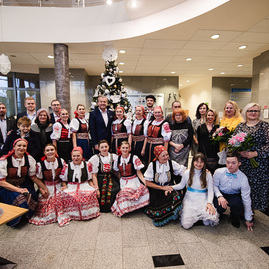 Zväčšiť fotografiu - Vianočné srdce zelenej župy opäť žiari! - TSK_Otvorenie vianočných trhov_mini (59 of 71)