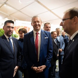Zväčšiť fotografiu - Vítanie jari po trenčiansky