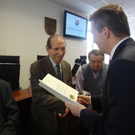 Vojnoví veteráni si prevzali medaily aj čaše s poďakovaním pri príležitosti 70. výročia od ukončenia 2. svetovej vojny - 06