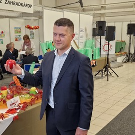 Zväčšiť fotografiu - Všetko má svoj čas, odkazujú záhradkári - 20221014_100814
