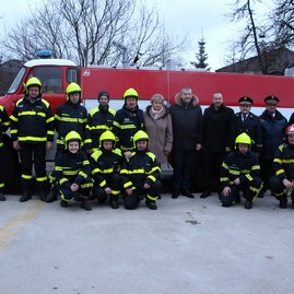 Zväčšiť fotografiu - Výbavu dhz hôrka nad váhom rozšírilo zrepasované vozidlo - IMG_6912