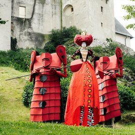 Zväčšiť fotografiu - Vydajte sa do krajiny zázrakov, na svetelnú show a nočné prehliadky - Zdroj Trenčianske múzeum v Trenčíne