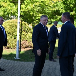 Zväčšiť fotografiu - Výjazdové rokovanie vlády v uhrovci prinieslo do regiónu viac ako 3 mil. eur